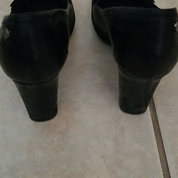 New Blk Calvin Klein heels w silver buckle on top - Picture 3 of 5